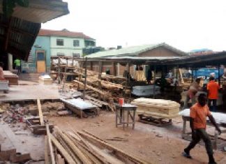 Coffin makers curse Kumasi Mayor over demolition